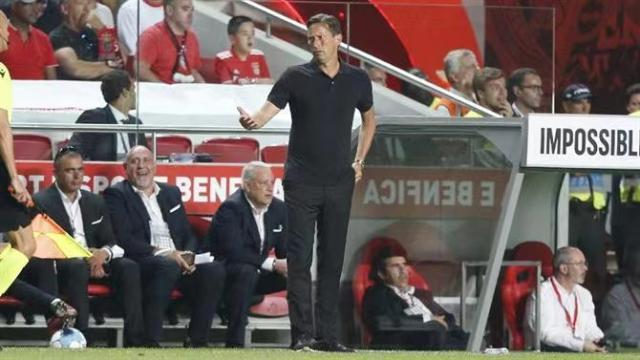 无关键词-想念前任？前国安主帅施密特15连胜成蓝军新帅备选